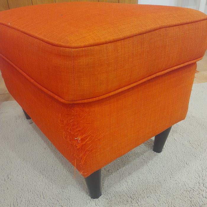 Poltrona com banqueta