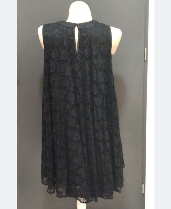 Czarna , koronkowa sukienka, rozmiar 42