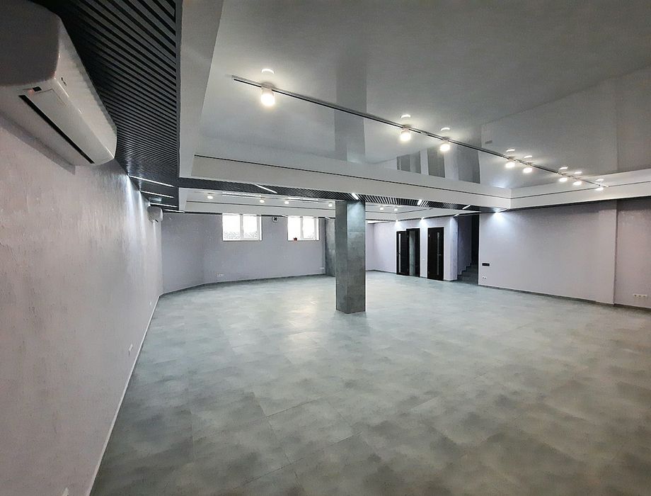 Центр.ПАРКОВКА.ЄВРО.Площа S = 121 m2.