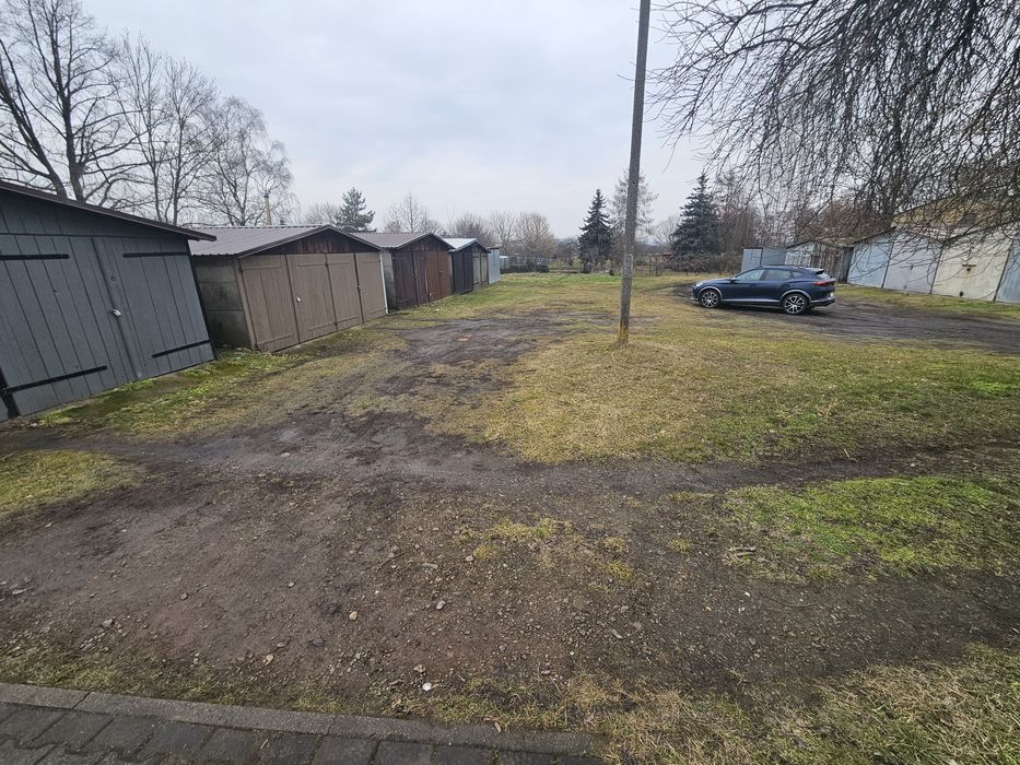 Sprzedam 2  garaże z udziałem w gruncie  w Szreniawie