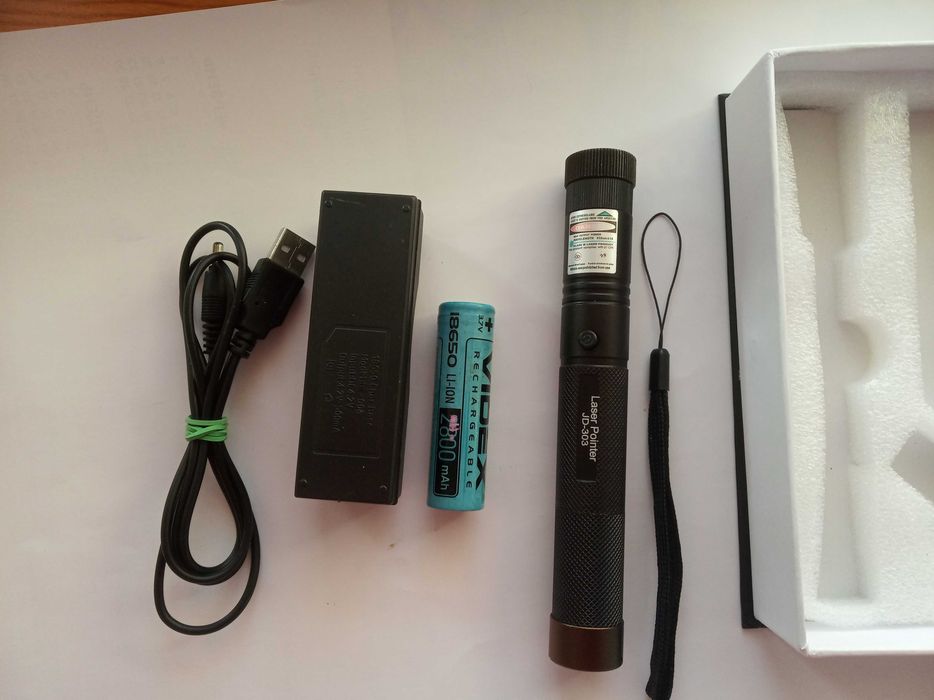 Лазерна указка JD-303