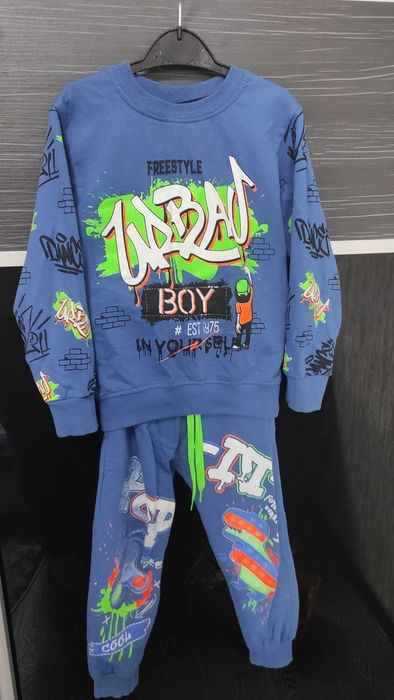 Костюм на мальчика 3-5 лет