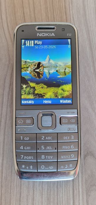 Nokia E52 srebrna z wyposażeniem
