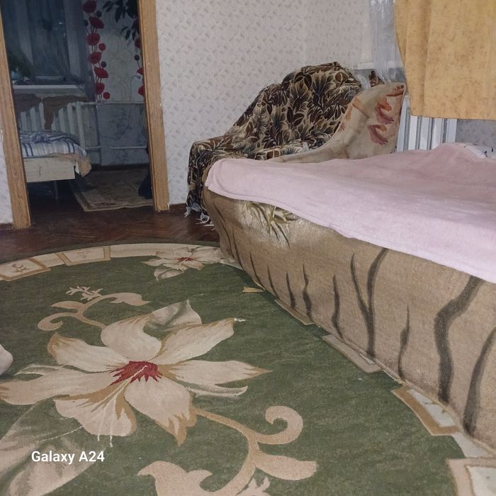 Подобово почасово  центр близько Лебидь Плаз