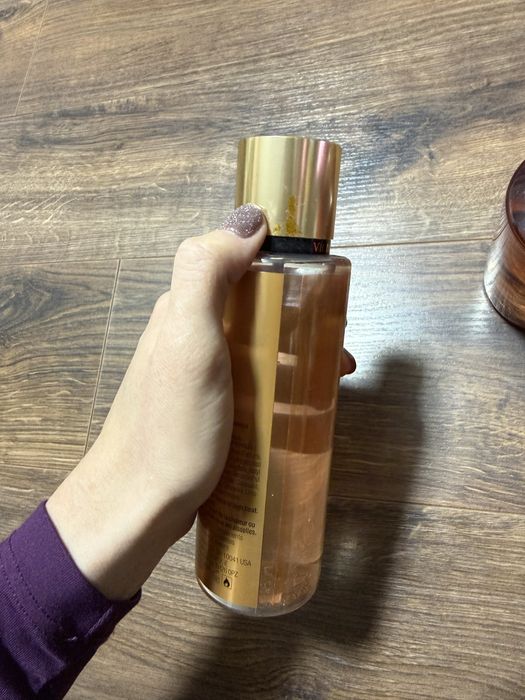 Косметика victoria's secret оригінал з невеликими дефектами