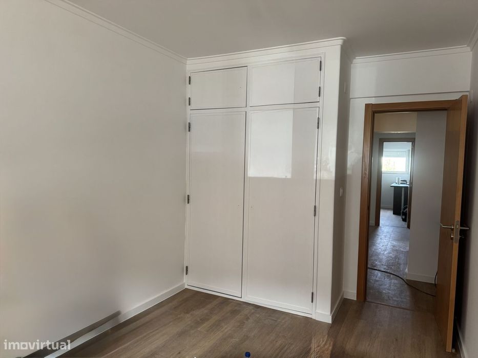 Apartamento T3 no Borel Renovado e Pronto a Habitar: Descubra o Seu R