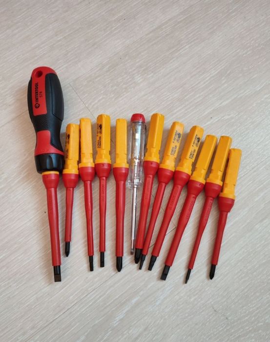 Набор отверток диэлектрических  Діелектричні викрутки INTERTOOL VT3614