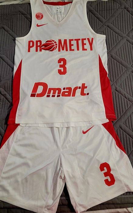 Продам форму баскетбольну