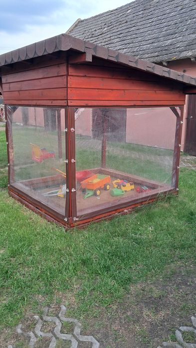 Plac zabaw,hustawka,piaskpwnica