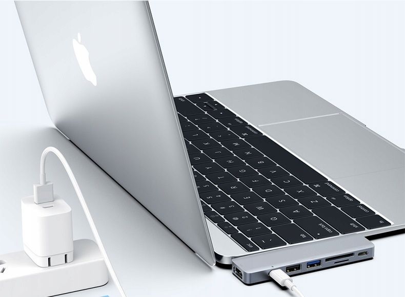 Mocny Adapter Hub Do Hdmi 4K Usb C 3.0 Karta Sd 100W Pd Do Macbook
