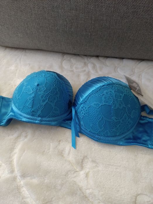 Niebieski biustonosz