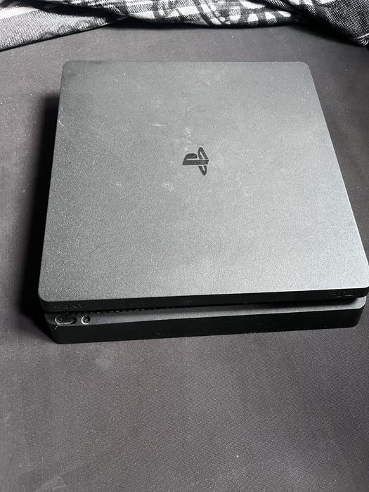 PS4 Slim 1TB – a funcionar perfeitamente