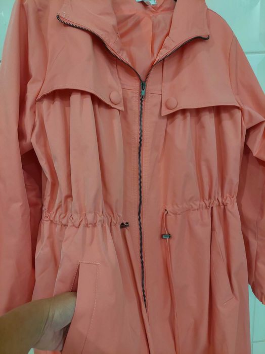 Parka/ Gabardine cor coral/ rosa salmão.