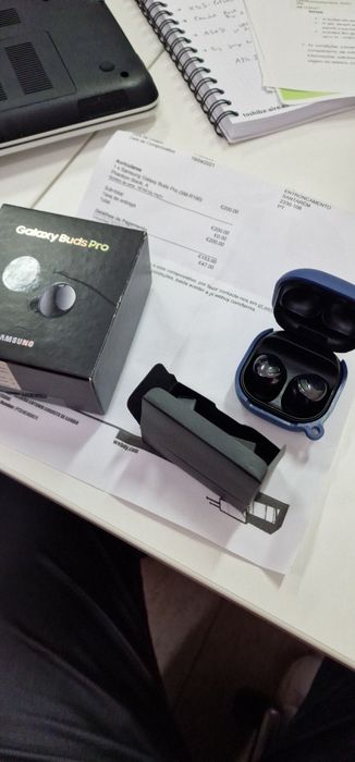 Galaxy buds pro pretos