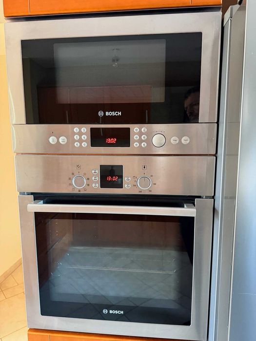 Meble Kuchenne + Sprzęt Bosch  STAN Bardzo Dobry DREWNIANE FRONTY