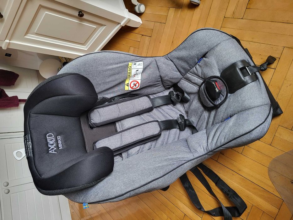 Fotelik samochodowy Axkid Minikid 2.0 RWF 9-25 kg - bardzo dobry stan