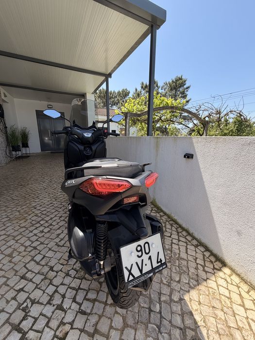 Yamaha X-Max 300