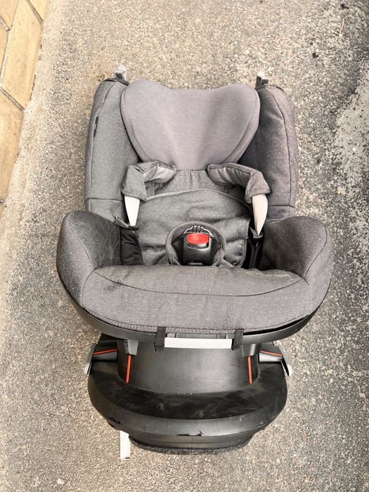 детское автокресло весом от 9 до 18 кг Maxi-Cosi Tobi.Автокрісло