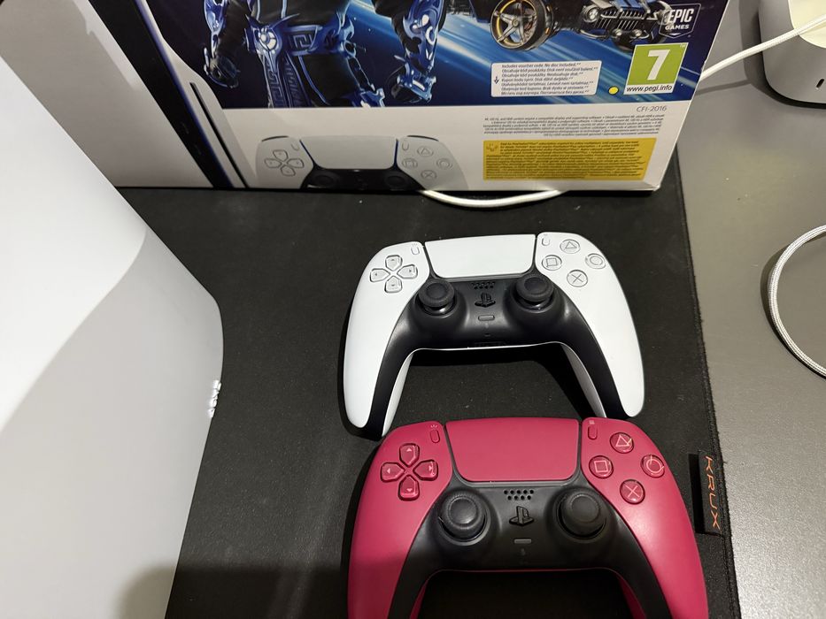 Playstation 5 slim naped dwa pady gra