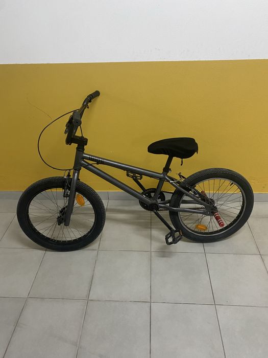 Bicicleta BMX como nova