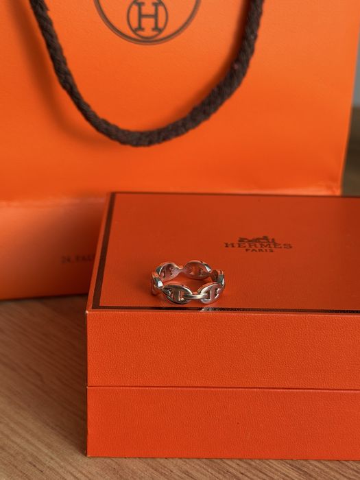 Каблучка трендова в стилі Hermes з гравіруванням