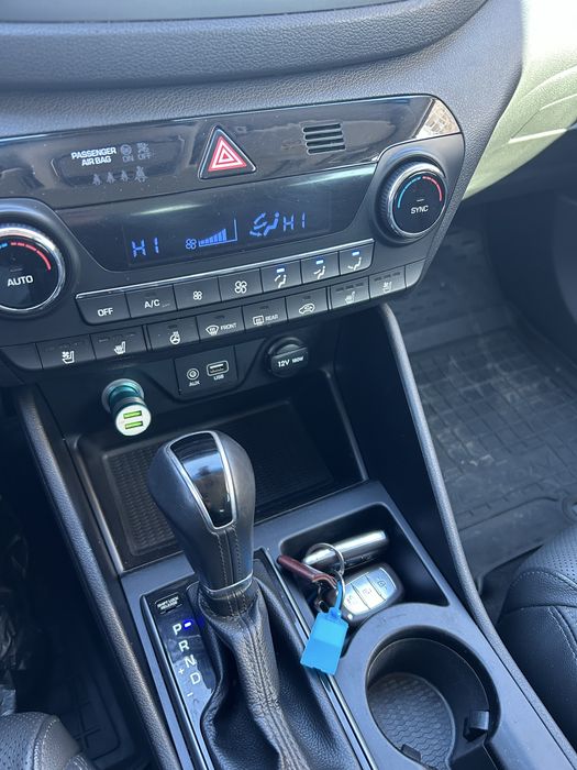 Офіційне авто ,максимальна комплектація