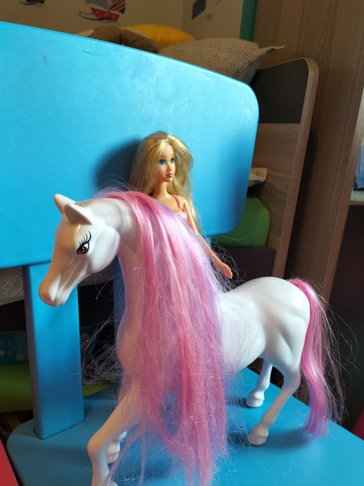 Lalka Barbie z koniem