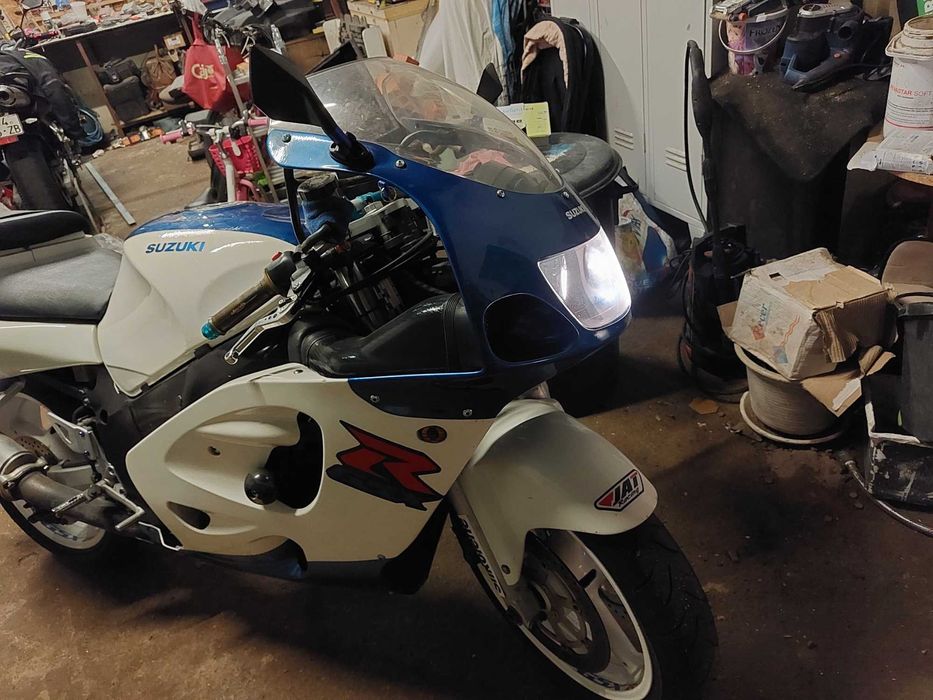 MOTO GSXR 600 Ano 1998