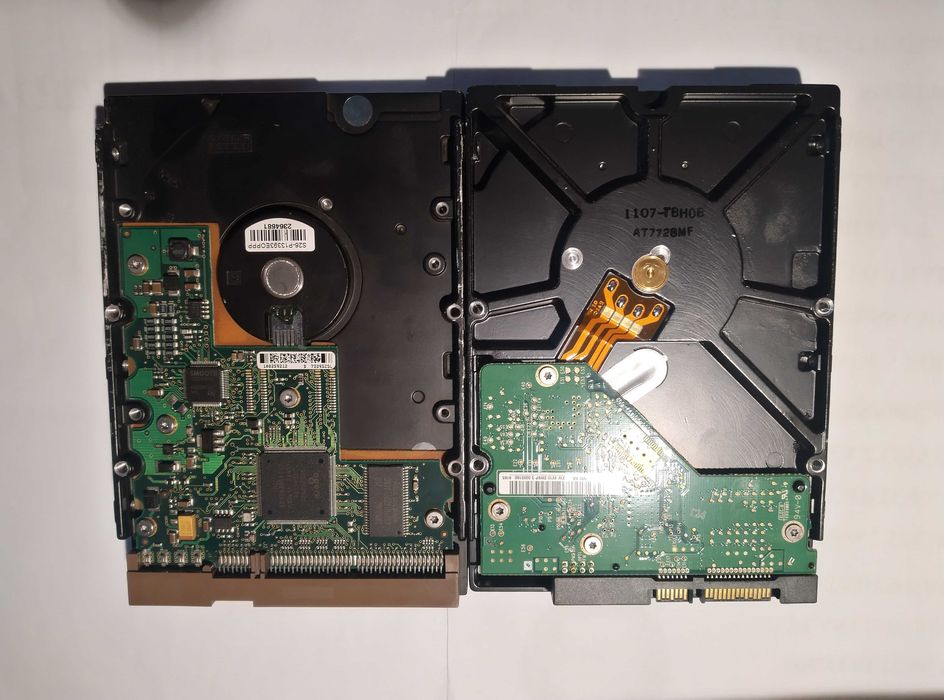Lote de Discos Rígidos 3.5" (SATA e IDE) – Para Peças / Decoração / Projetos