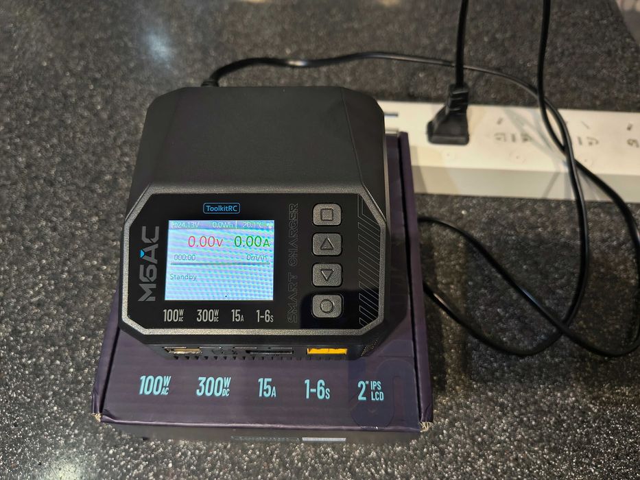 Мережевий зарядний пристрій для дронів toolkitrc M6AC 1-6S 100/300W