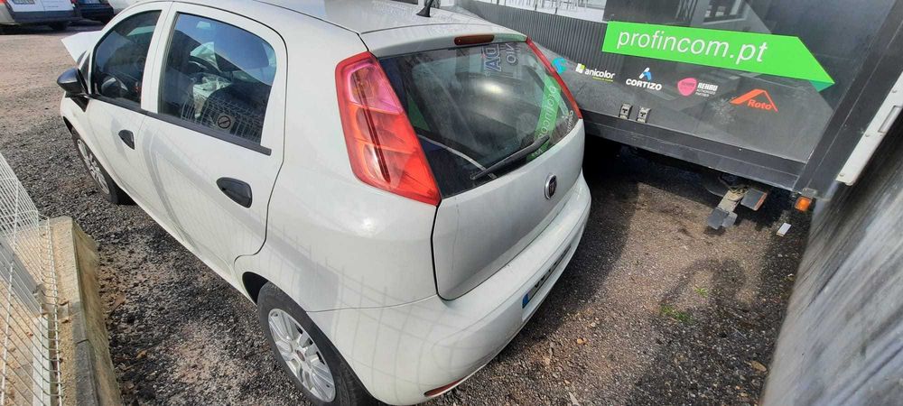 Fiat punto acidentado