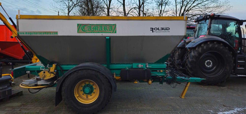 Rozsiewacz nawozu i wapna Camara 10T