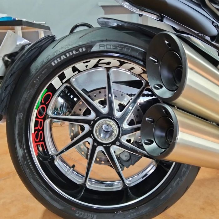 Ducati Diavel Carbon
