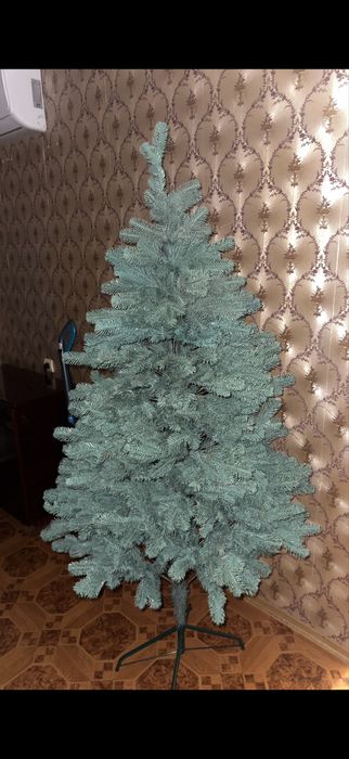Ялинка лита блакитна