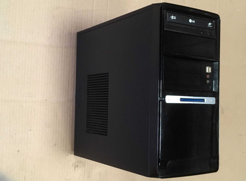 PC Torre Foxconn H61 Core i3-3220 4Gb DDR3 SSD64Gb HDD160Gb
