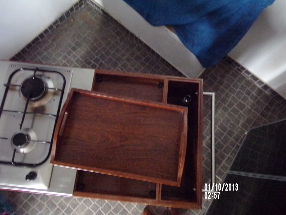 Carro/Móvel com fogão para flambear