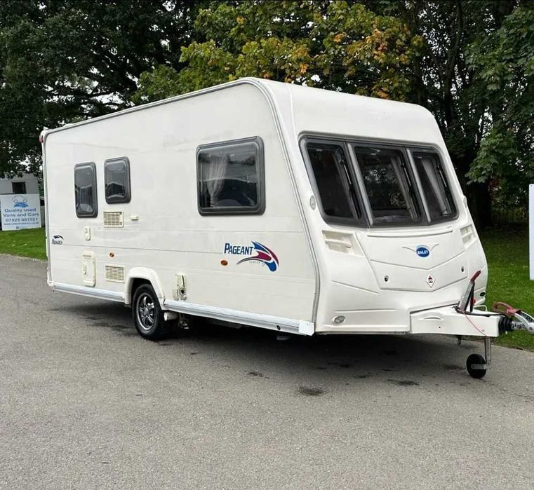 Bailey Pageant Series 6 Monarch + Toldo Insuflável – Equipada
