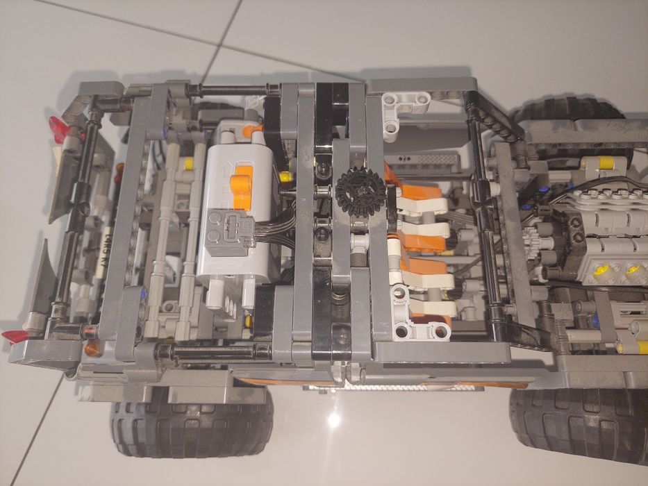 Kocki lego technic 8297 samochód terenowy