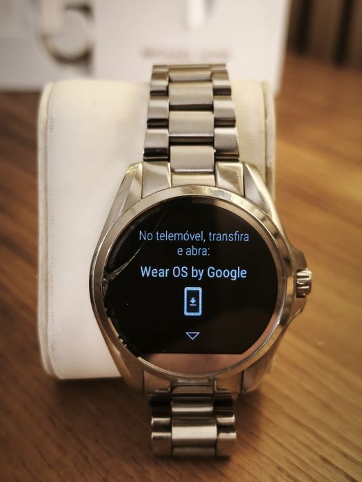 Lote de 4 Relógios Michael Kors (Smartwatches + Analógico)