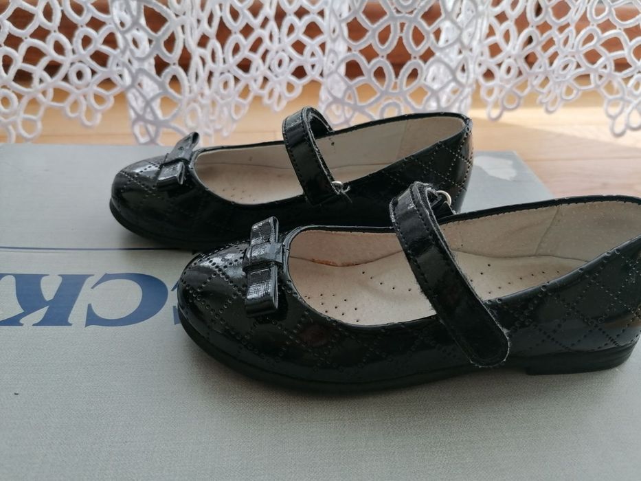 Buty lakierki rozmiar 27
