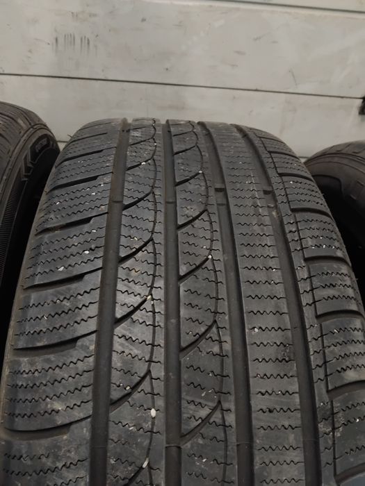 Opony zimowe 235 55 r19 Tracmaxx