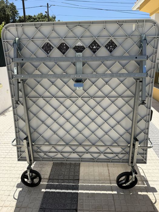 Mesa teqball , nova , vendo para desocupar