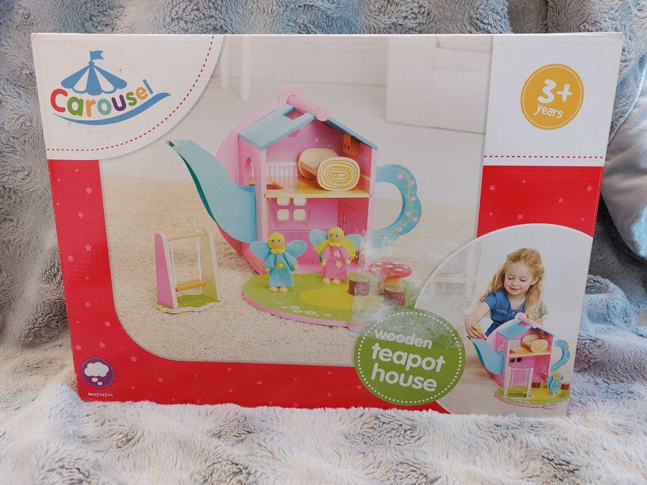 Domek dla lalek drewniany Carousel, Nowy