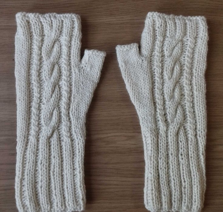 Митенки вязаные.