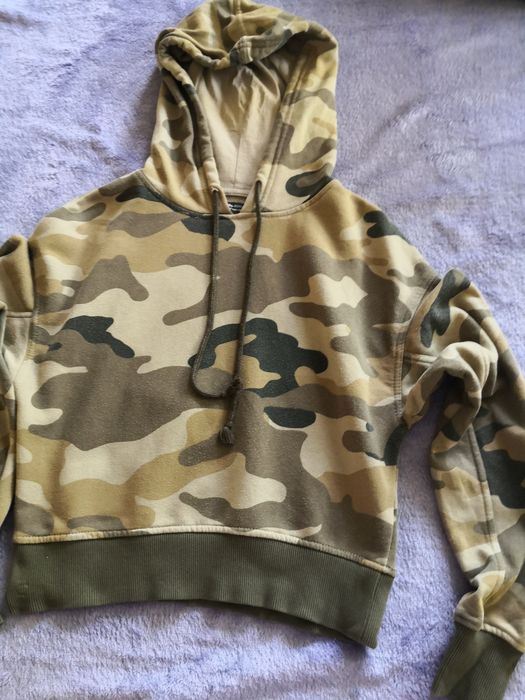 Krótka bluza dresowa moro z kapturem , rozm. XS, Bershka