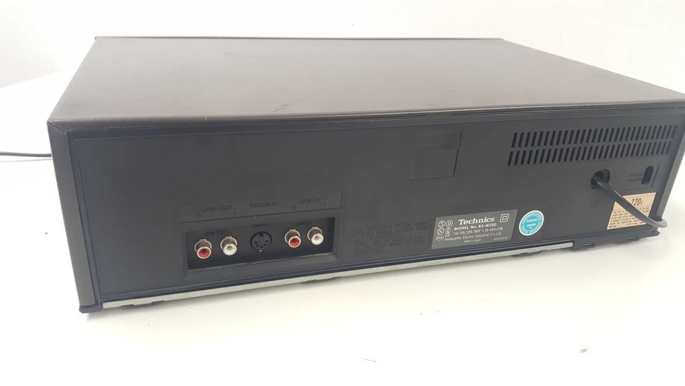 Magnetofon  kasetowy  Technics RS-M230 Japan