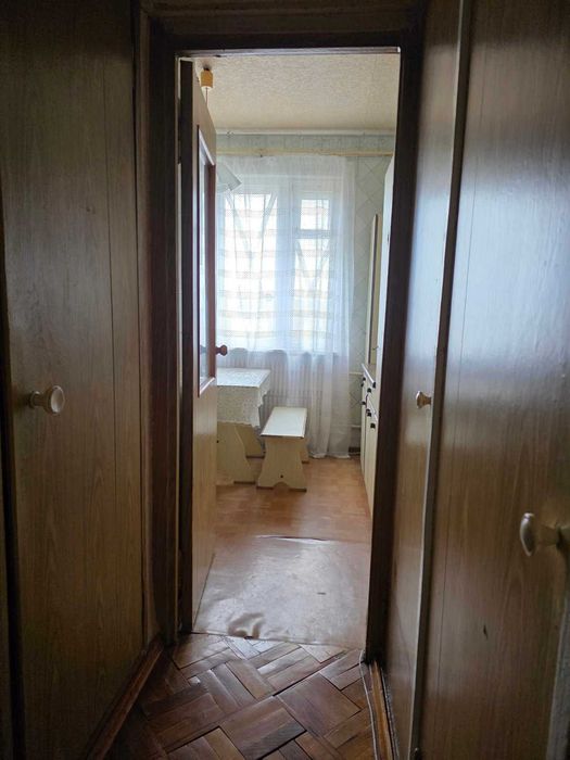 Продам 3-к. квартиру с газовою плитою біля м. Масельского, пр. Героїв Харкова 254 а