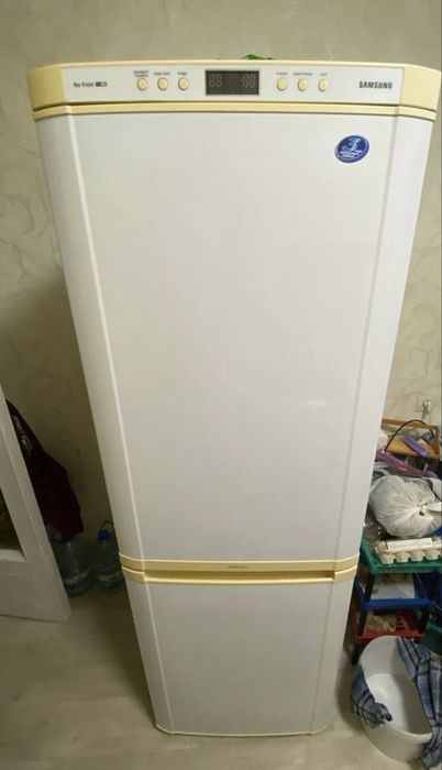 СРОЧНО! Холодильник Samsung No Frost (работает отлично)