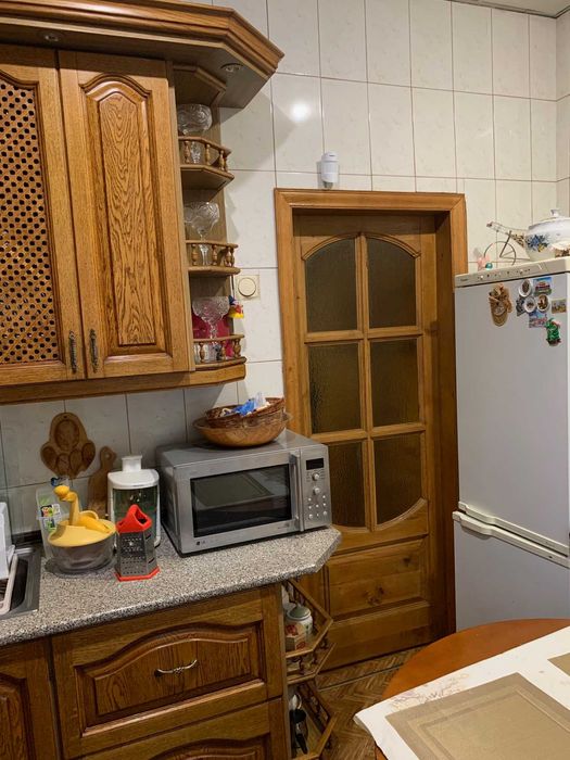 3 -комн квартира сталинка 75 кв.м (Днепрострой)