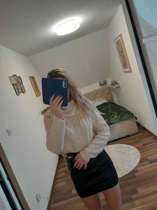 Sweter sweterek gruby warkocz golf ciepły s m kremowy